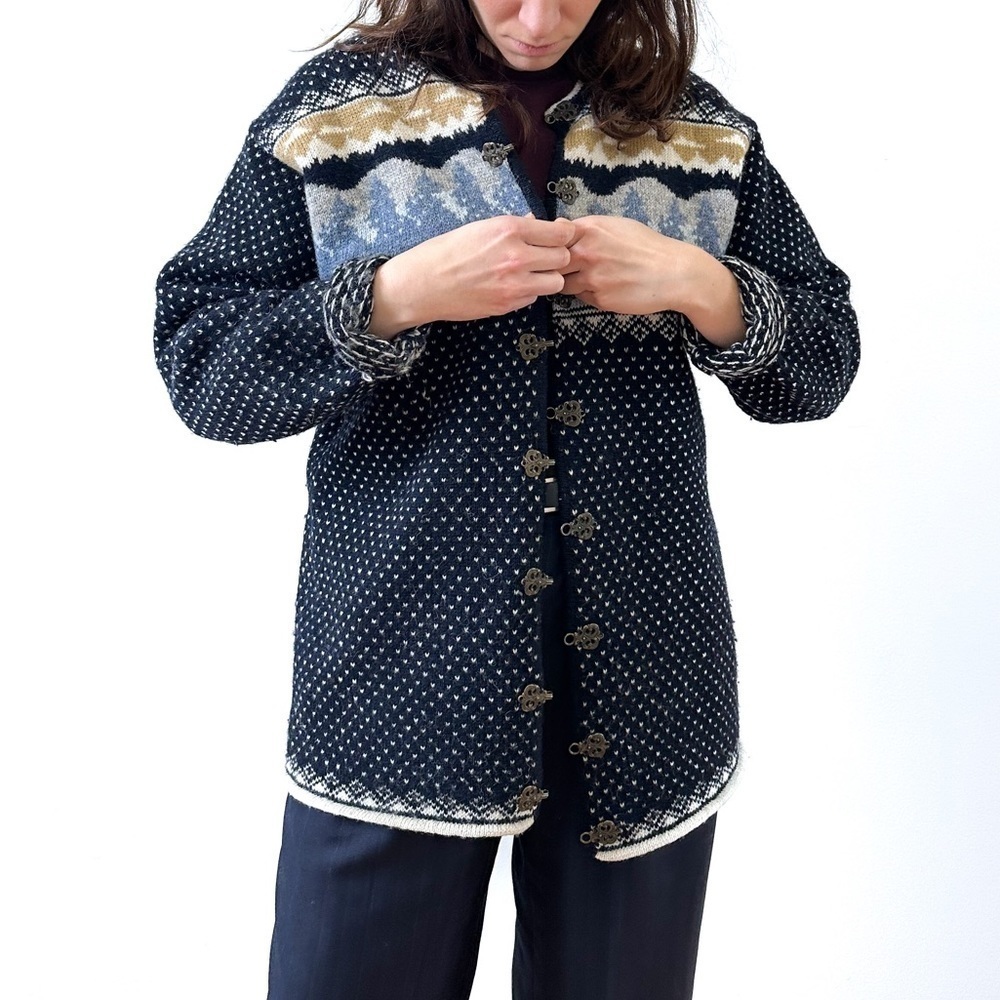 [SOLD] VINTAGE point zero 100% wool nordic fair isle navy blue grandma cardigan